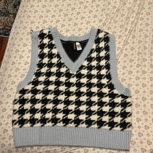 Sweater vest never worn